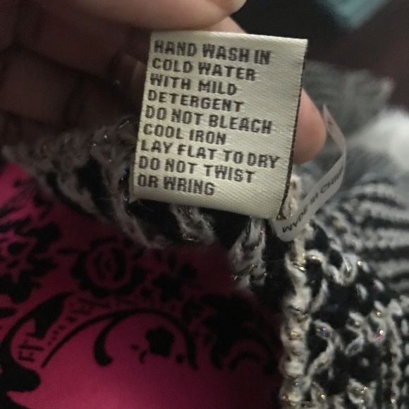 Black and cream multicolored pattern sweater - Picture 4 of 7